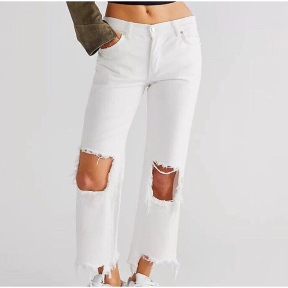 We The Free People Maggie White Distressed Crop Mid RiseJeans Size 24
